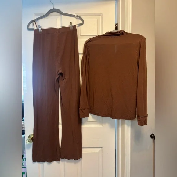 Skims Women’s Soft Pajama Set Jasper Size Small - Picture 2 of 3